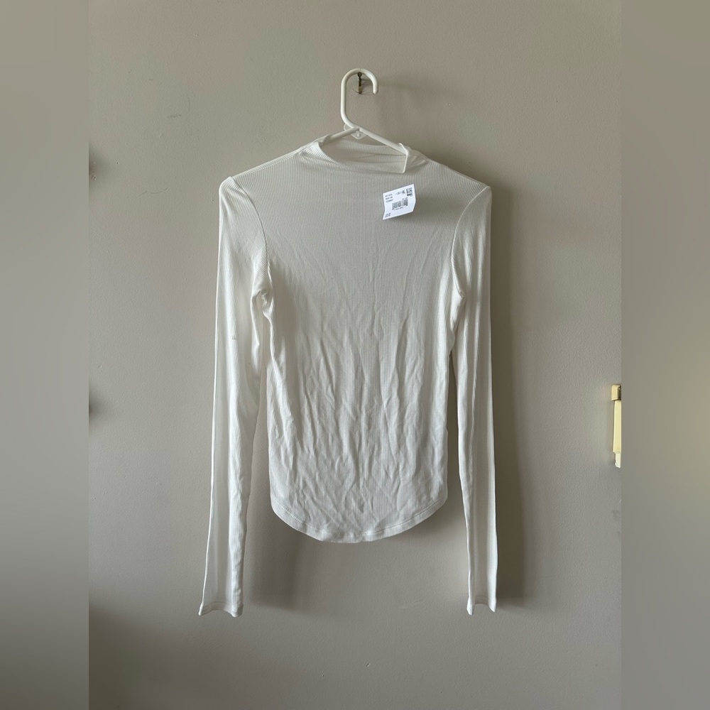 Women’s American Eagle soft & Sexy ribbed white Turtleneck shirt xs NWT